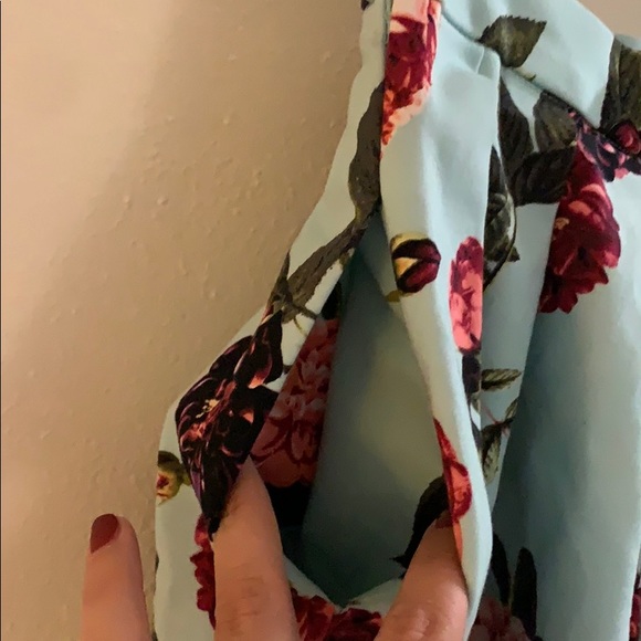 Size 4 CeCe Midi Skirt Aqua with Rose Print - Picture 5 of 5